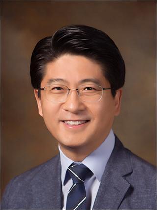 Adding prestige to K-goods: 'Golden Pen' crafted with currency by-products - The Korea Times